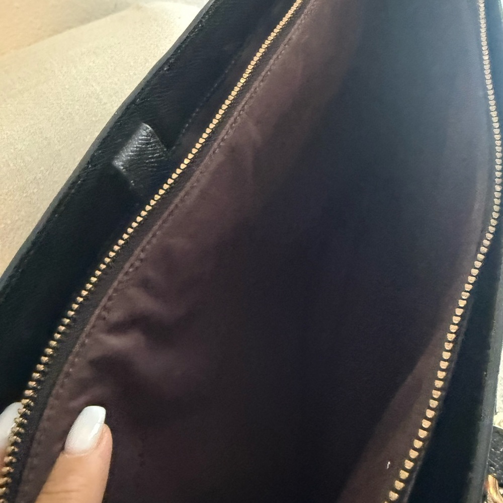 Coach City Zip Tote in Crossgrain Leather with Turn Lock Front Detail - Picture 9 of 16